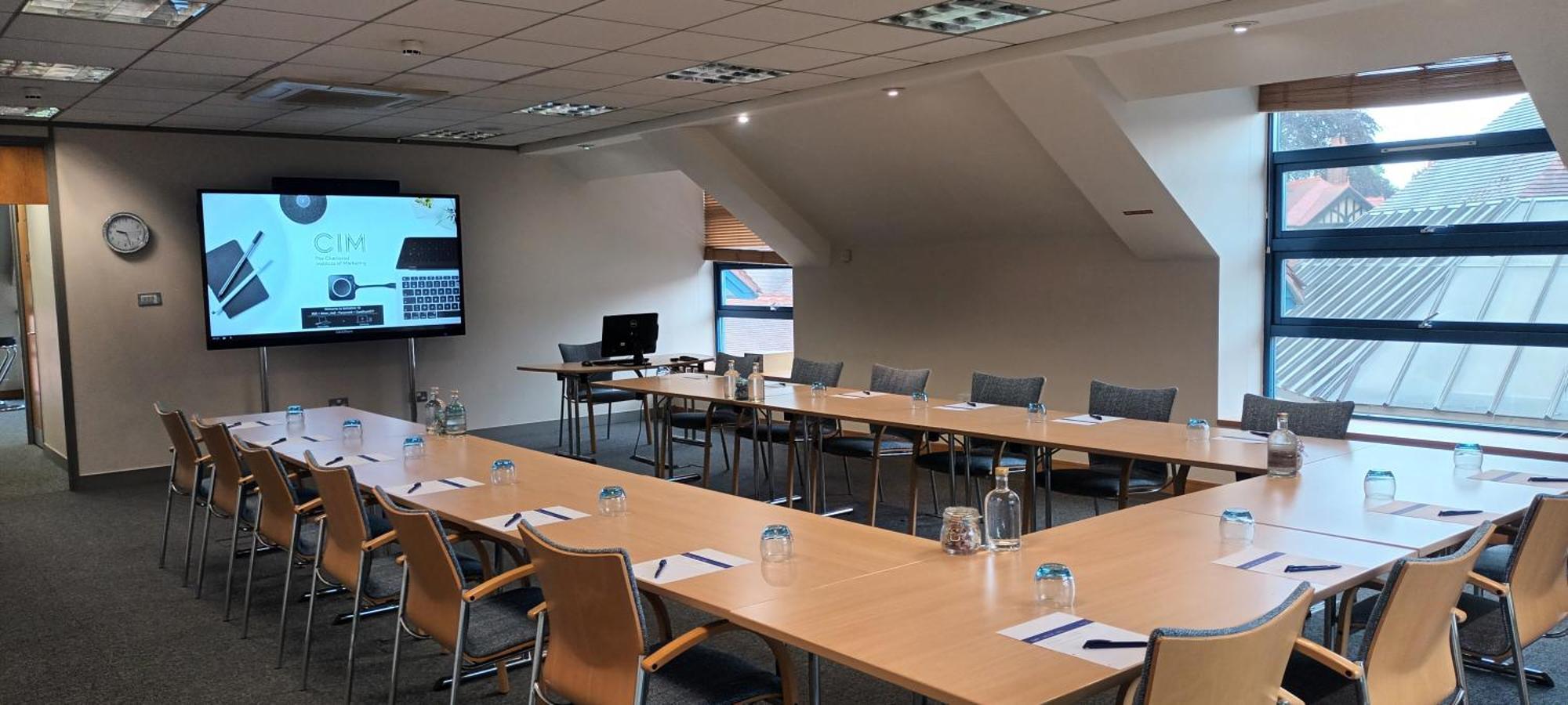Hotel Cim Business Centre